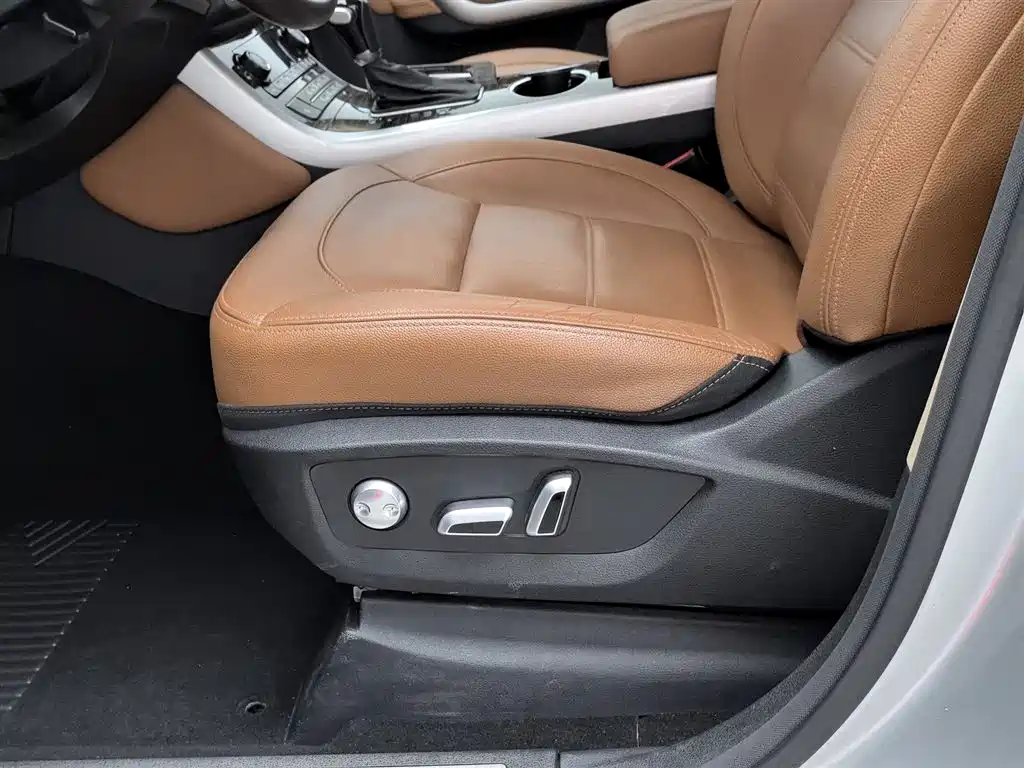 Haval H8 2015 2.0T 2WD Standard фото 20
