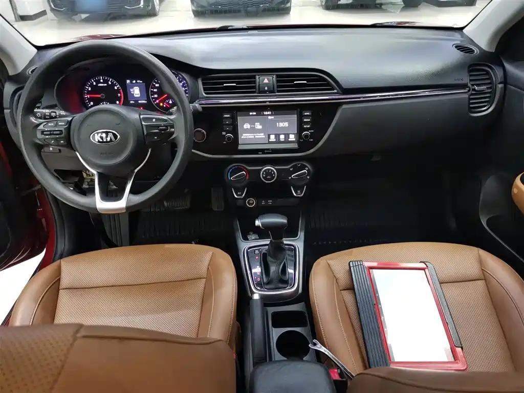 Kia KX CROSS 2017 1.4L AT GLS фото 10