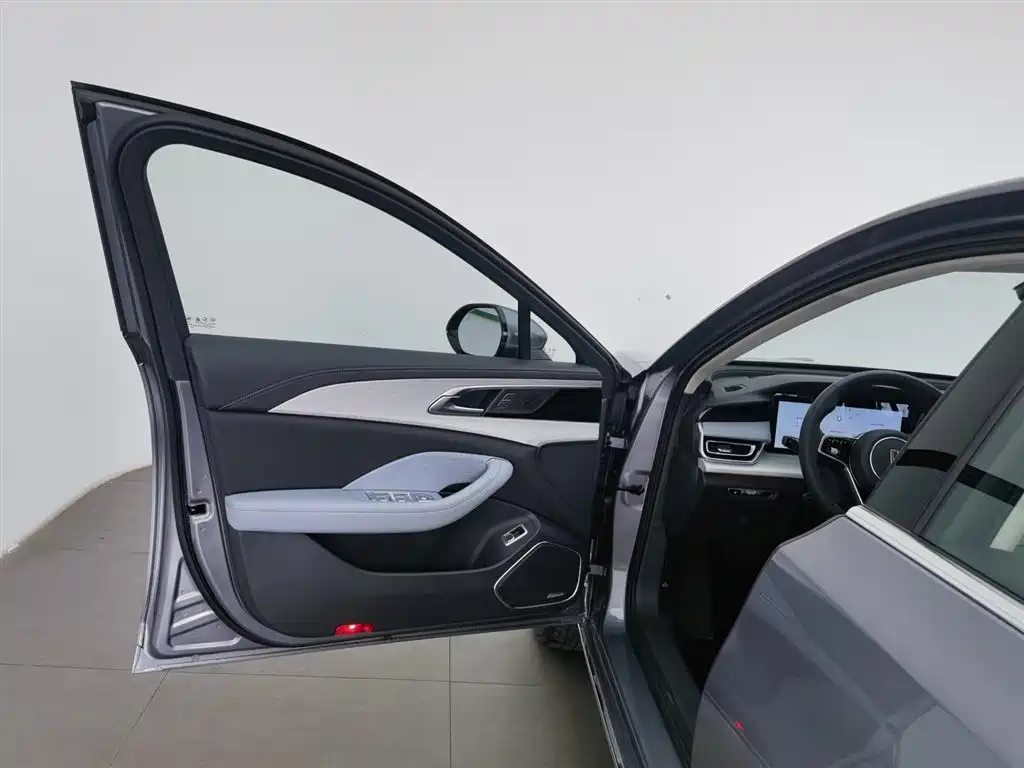 Hongqi H5 PHEV 2025 170 Super Hybrid Edition фото 8