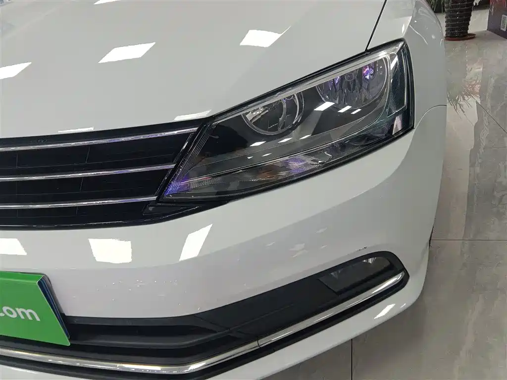 Volkswagen Sagitar 2018 1.6L Manual Comfort фото 24