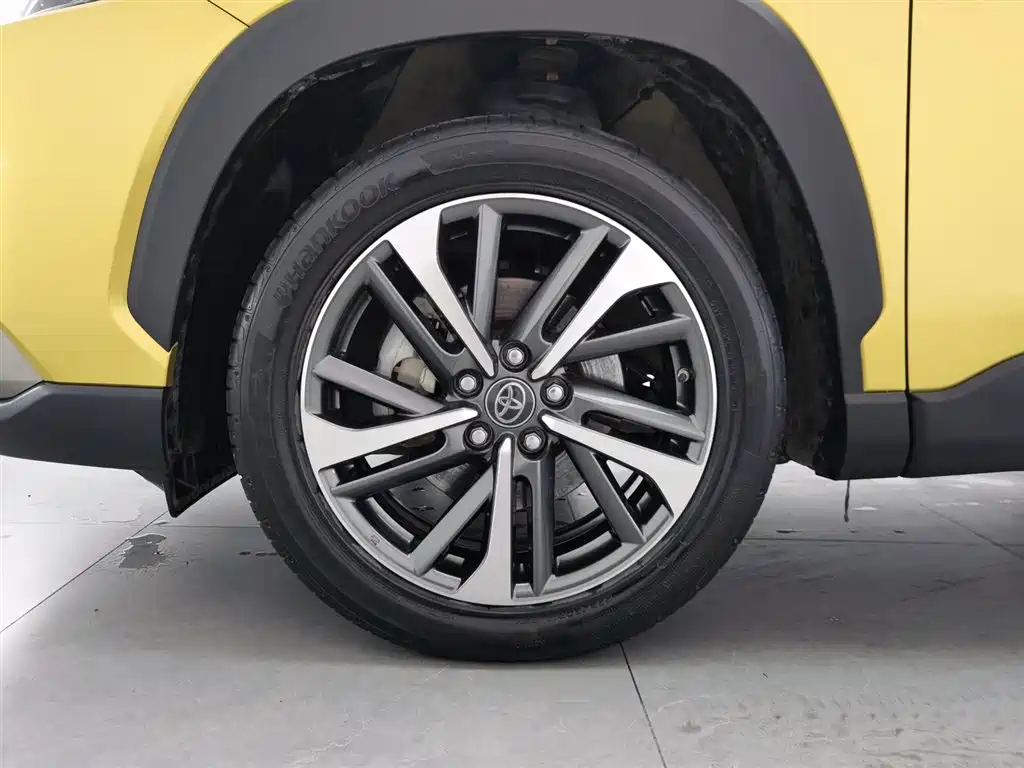 Toyota Frontlander 2022 2.0L CVT Luxury PLUS Edition фото 17