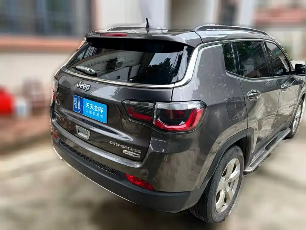 Photo 2 - Jeep Compass