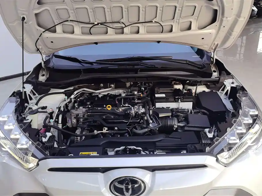 Toyota Frontlander 2023 2.0L CVT Luxury Edition фото 10