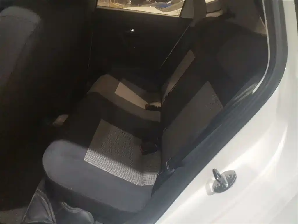 Volkswagen Polo 2016 1.4L Automatic Trend фото 17