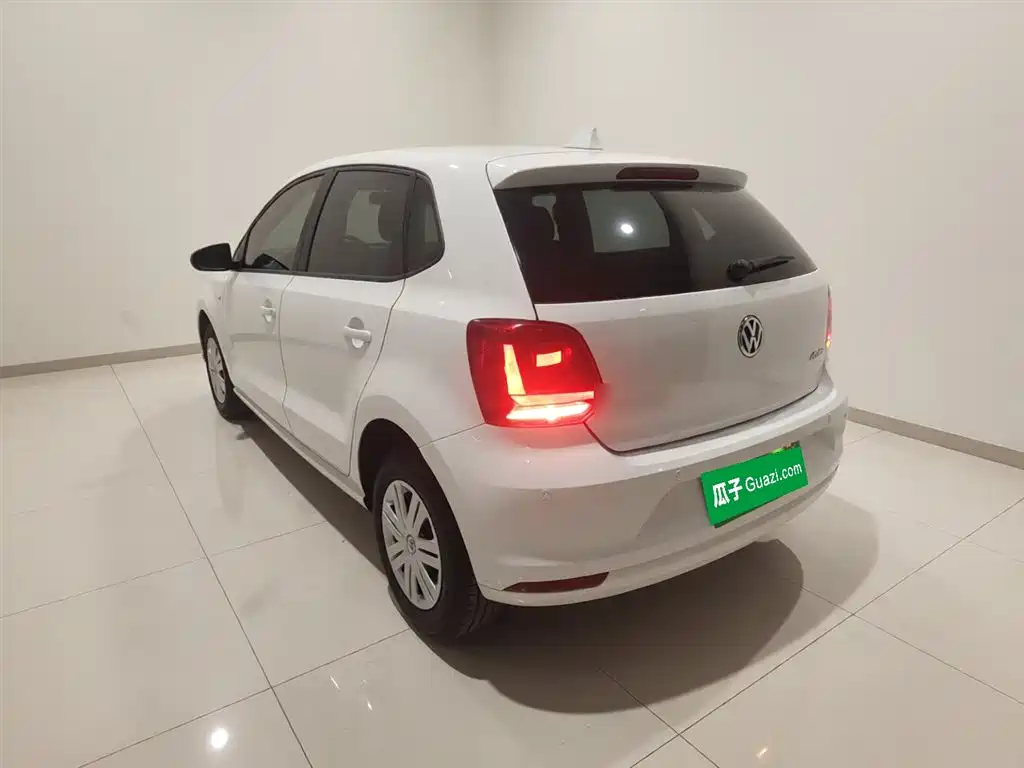 Volkswagen Polo 2016 1.4L Automatic Trend фото 5