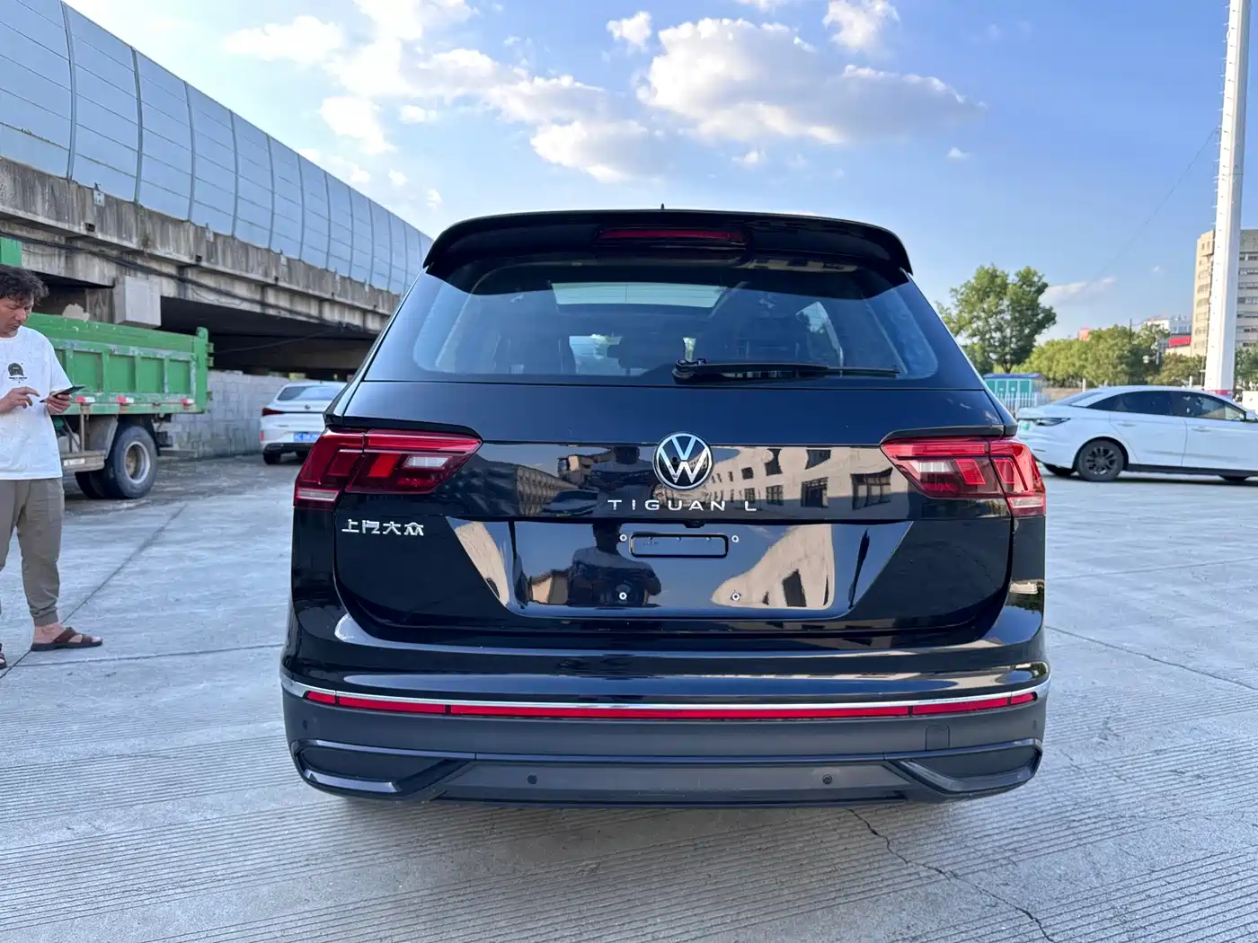 Volkswagen Tiguan L 2025 2025 Model 300TSI Auto 2WD Dragon Edition