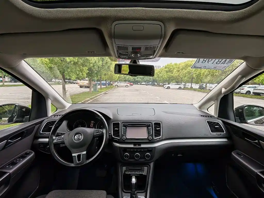 Volkswagen Sharan 2014 2.0TSI Standard фото 13
