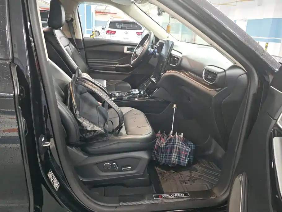 Ford Explorer 2021 2020 EcoBoost 285 AWD Titanium Edition 6-Seater