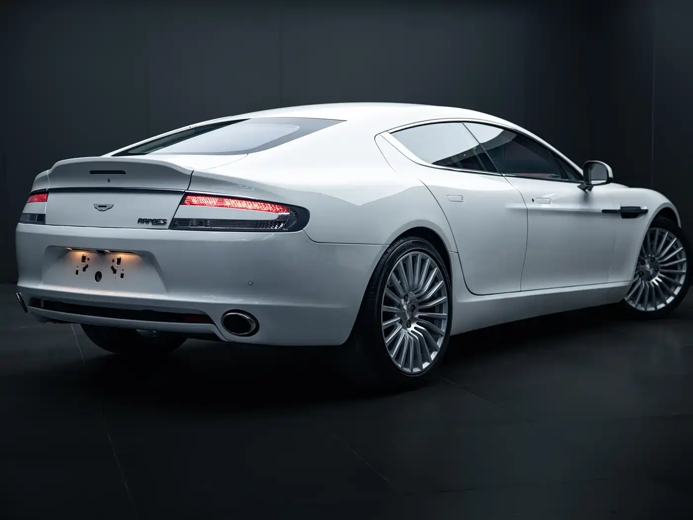 Фото 6 - Aston Martin Rapide