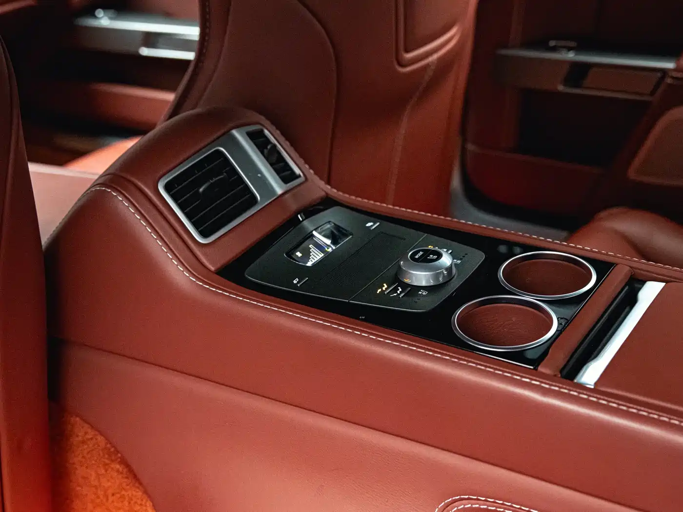 Фото 22 - Aston Martin Rapide