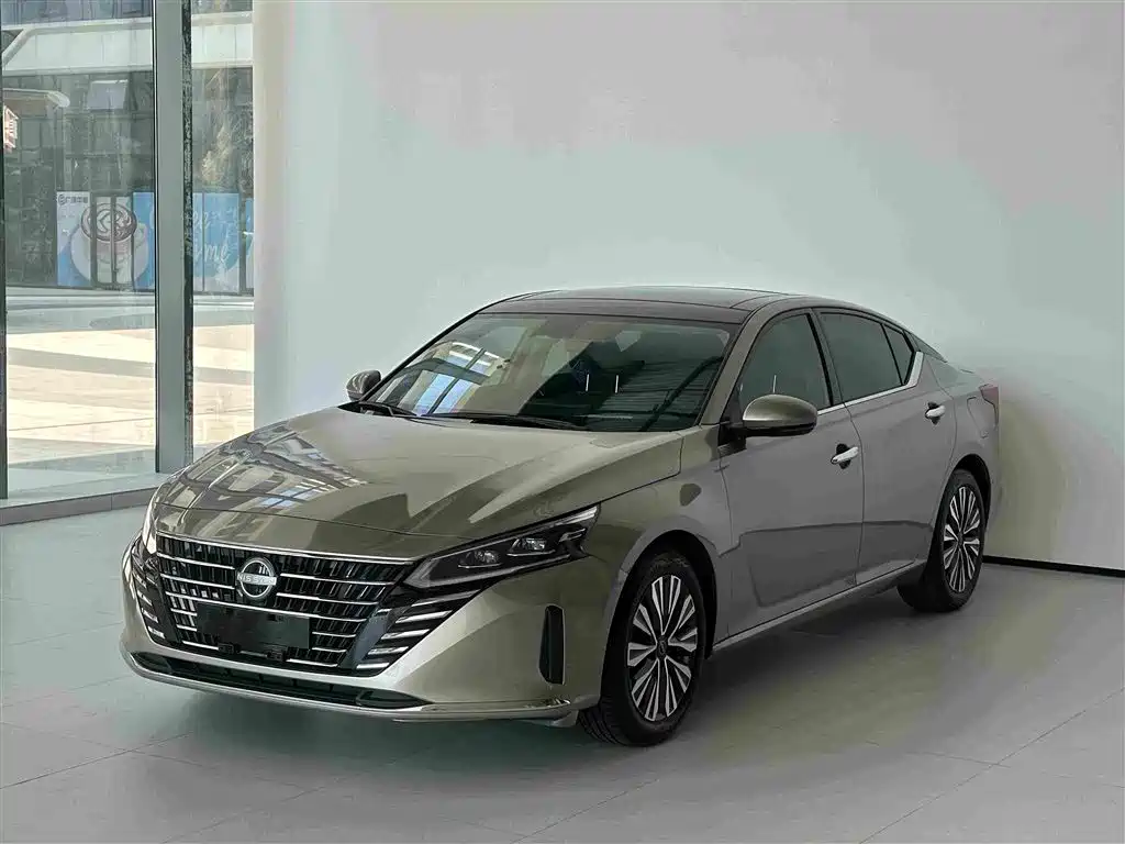 Nissan TEANA