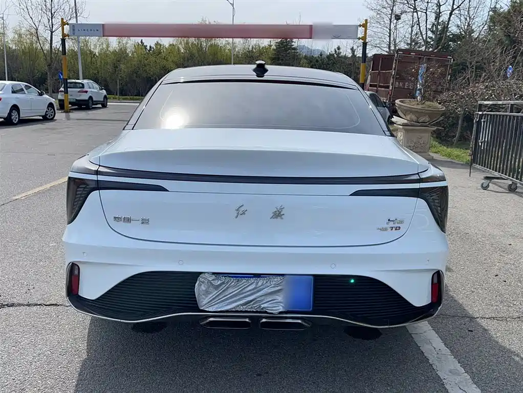 Hongqi H6 2023 2.0T Premium Edition фото 5