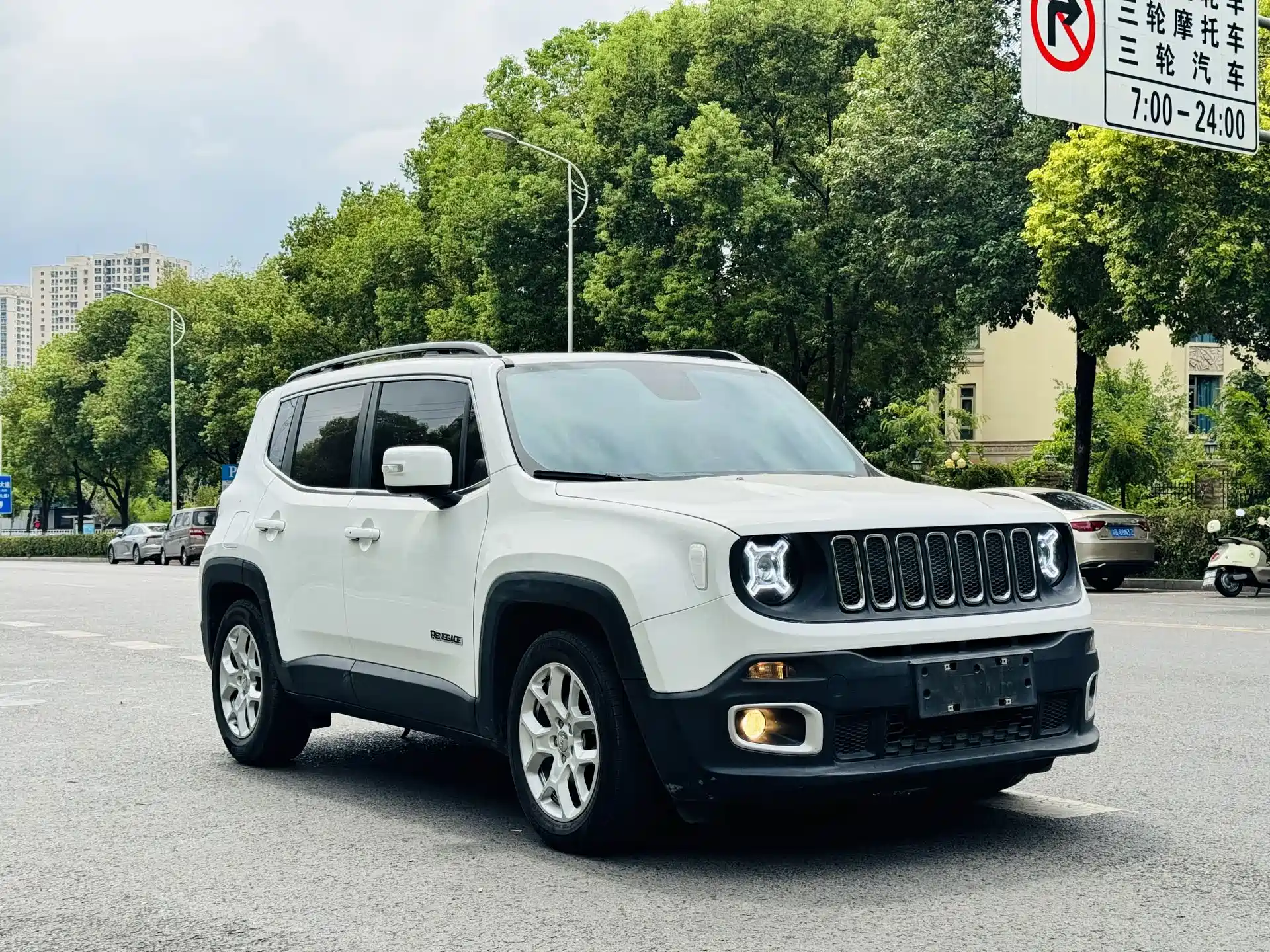 صورة 14 - Jeep Renegade