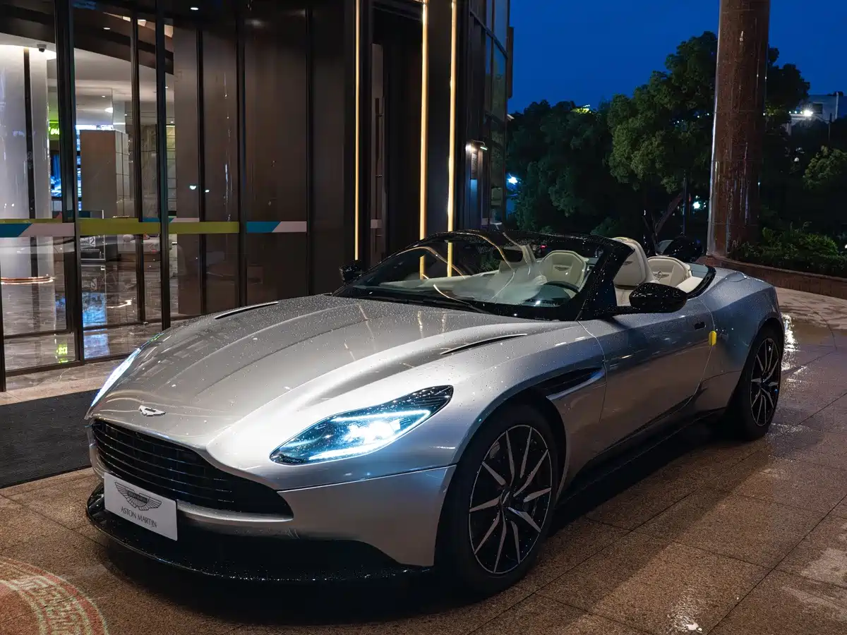 Aston Martin Aston Martin DB11 2023 4.0T V8 Volante