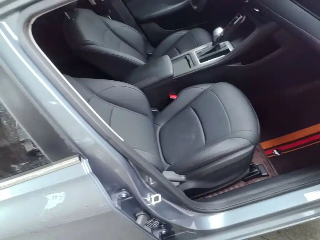 Roewe i5 2025 2023 1.5L CVT Luxury Edition