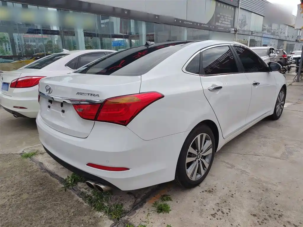 Hyundai Mistra 2014 1.8L Auto Premium DLX фото 7