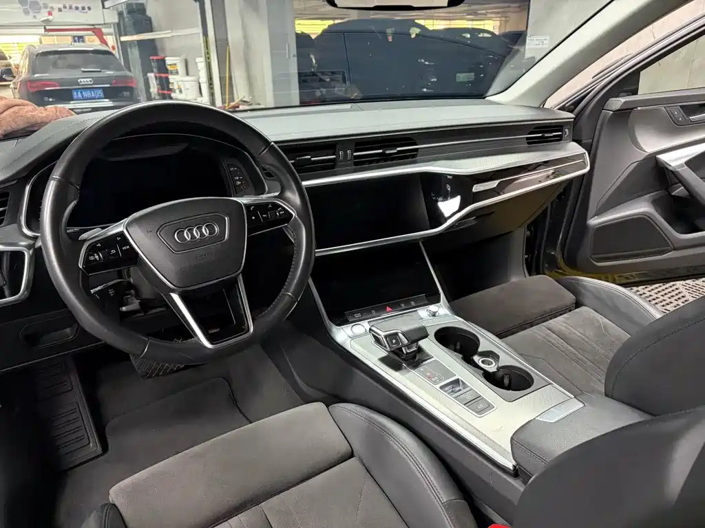 Фото 3 - Audi A6 (Import)