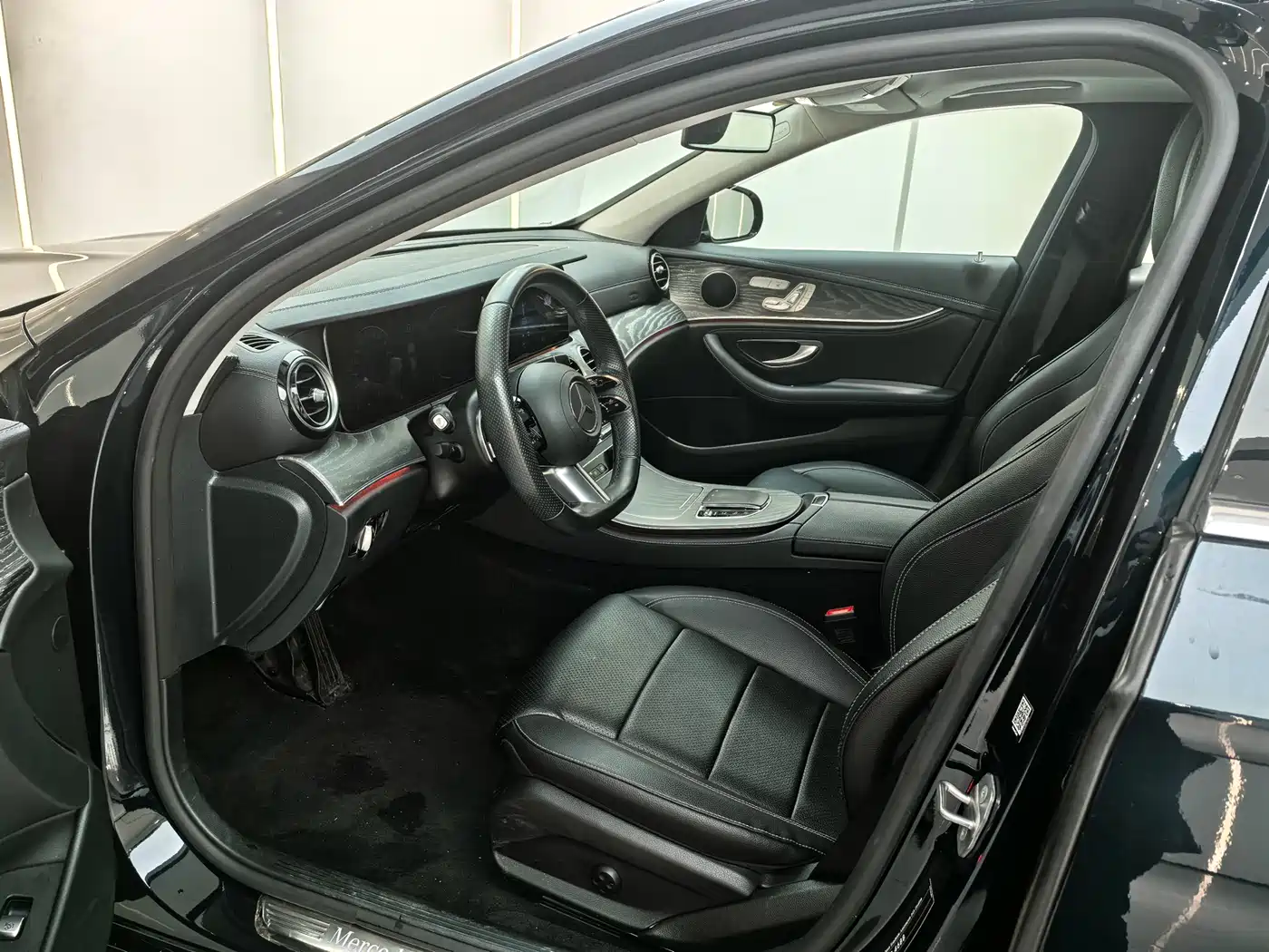 Mercedes-Benz E-Class 2023 E 300 L Sport Fashion фото 7