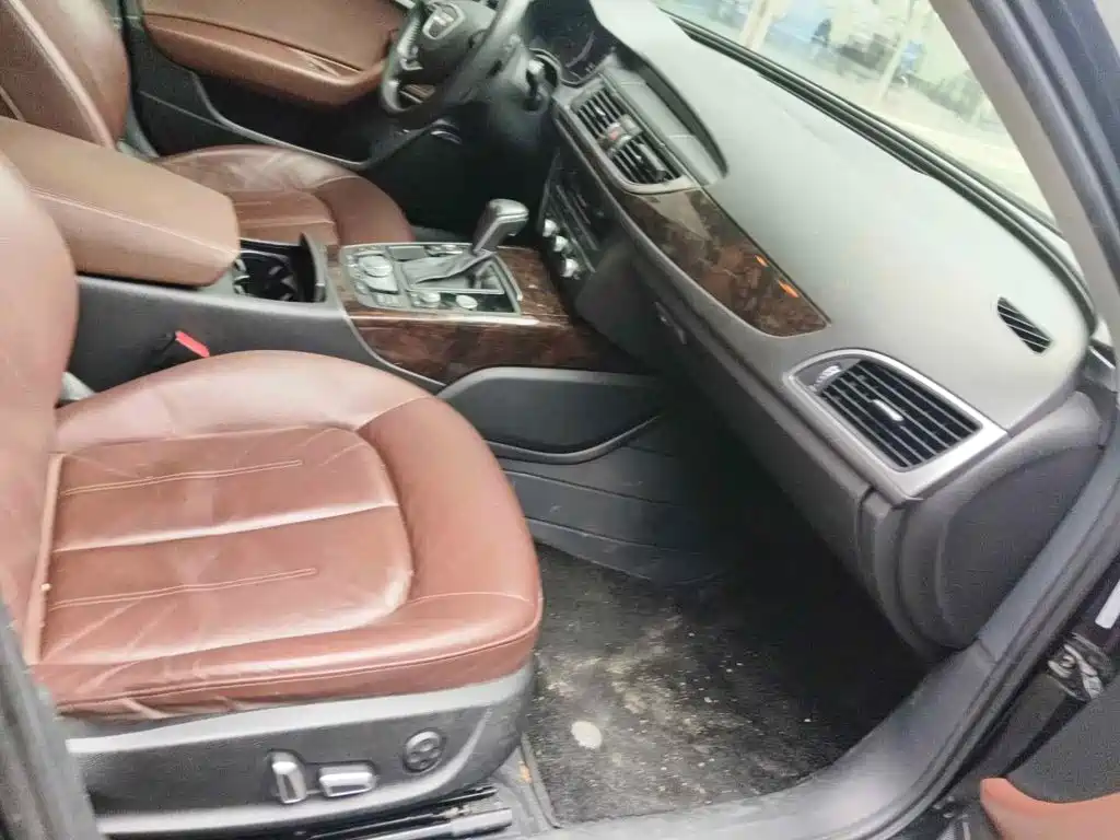 Фото 13 - Audi A6L