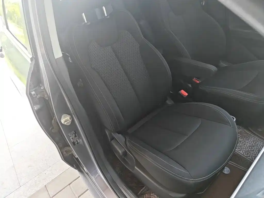 Nezha Auto Nezha V 2022 2021 Standard Range Entertainment Upgrade