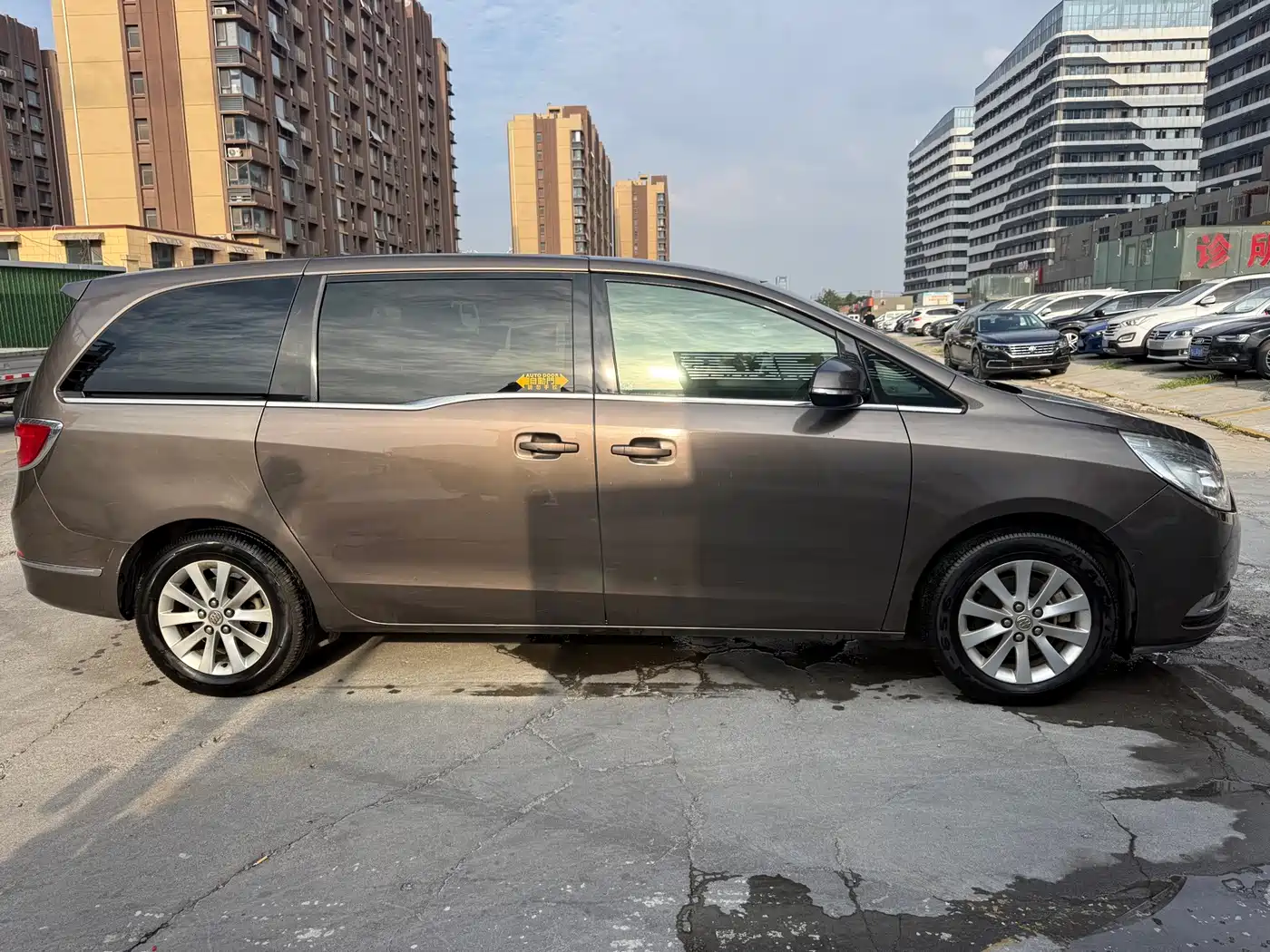 Фото 4 - Buick GL8