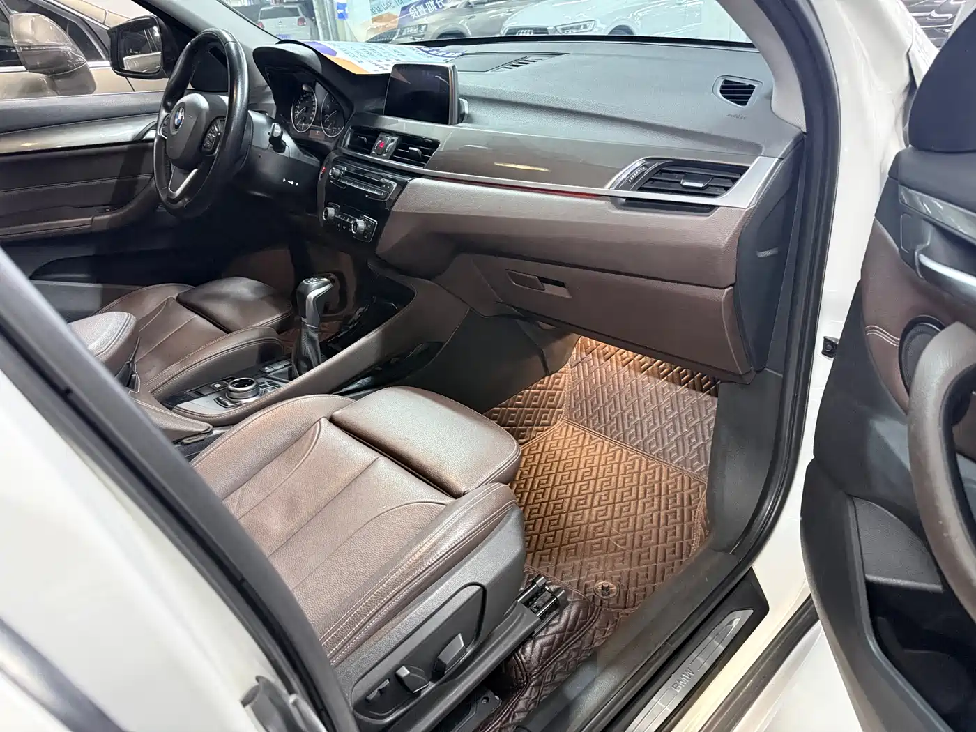 BMW X1 2018 xDrive20Li Luxury Model фото 17