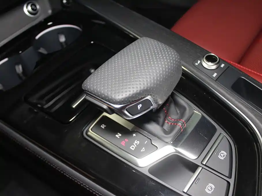 Audi A4L 2026 2025 2 Million Celebration Edition 40 TFSI Luxury Dynamic