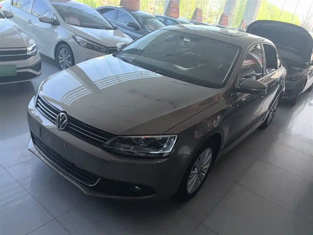 Volkswagen Sagitar 2014 Facelift 1.4TSI Automatic Luxury фото 2