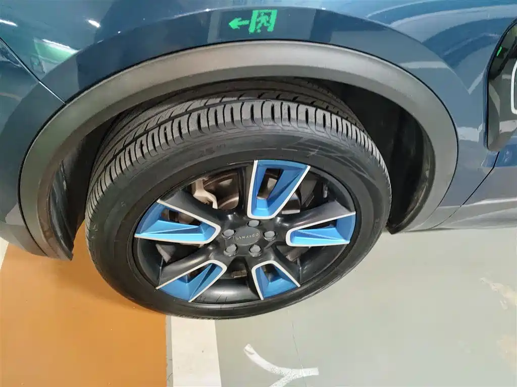 Lynk & Co 01 2017 2.0T 2WD Pro Shine Edition фото 25