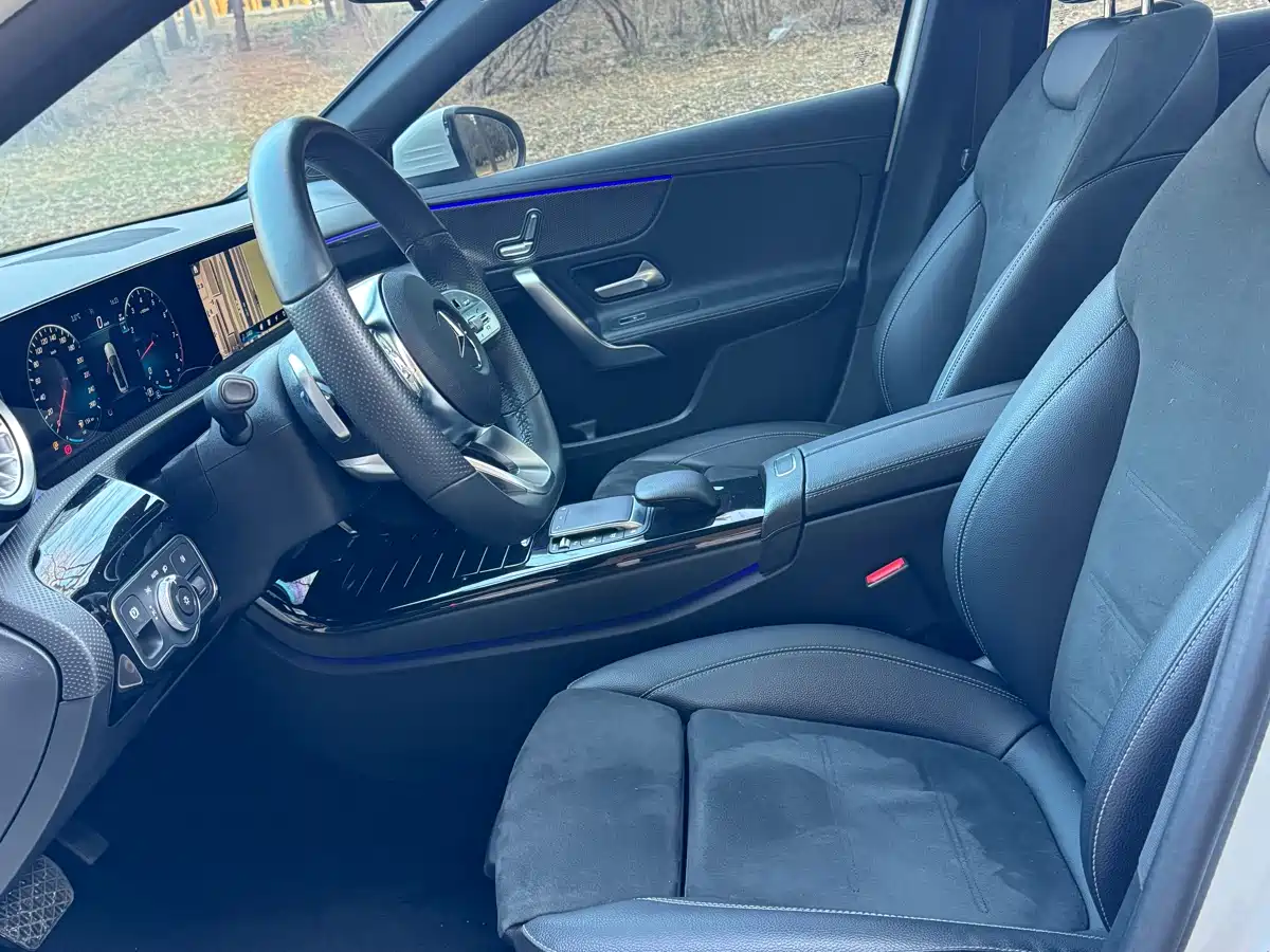 Mercedes-Benz A-Class 2023 A 200 L Fashion фото 8