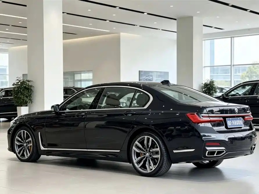 BMW 7 Series 2018 740Li xDrive Premium Type M Sport Package фото 7