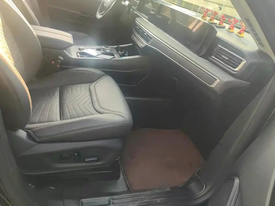 Ford Explorer 2025 2024 2.3T EcoBoost AWD Titanium Edition 7-Seater