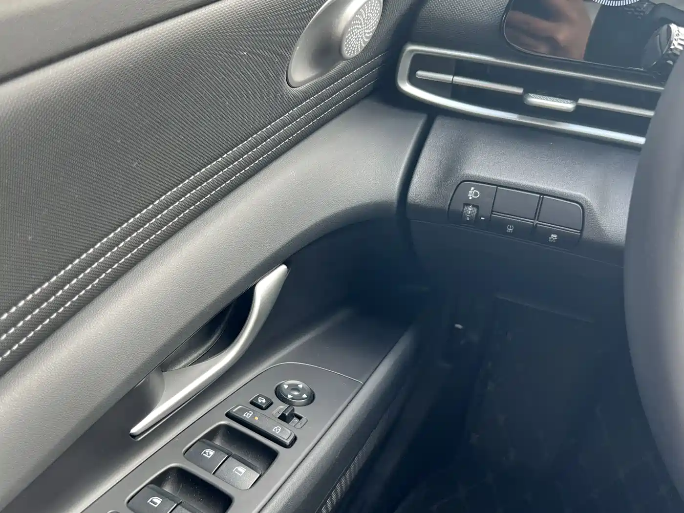 Hyundai Elantra 2023 1.5L CVT GLX Elite Edition фото 15