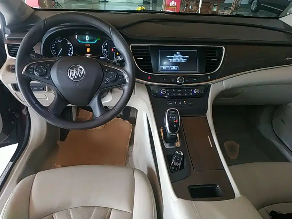 Фото 10 - Buick LaCrosse