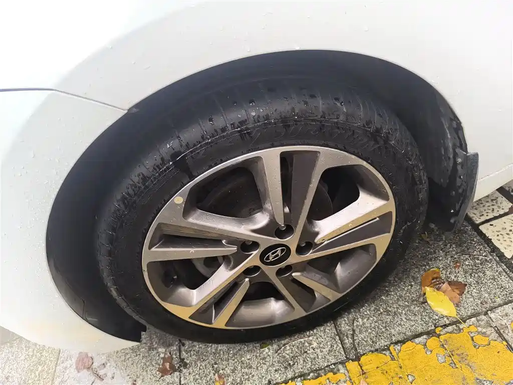 Hyundai Elantra 2018 1.6L Automatic 15th Anniversary Special Edition фото 24