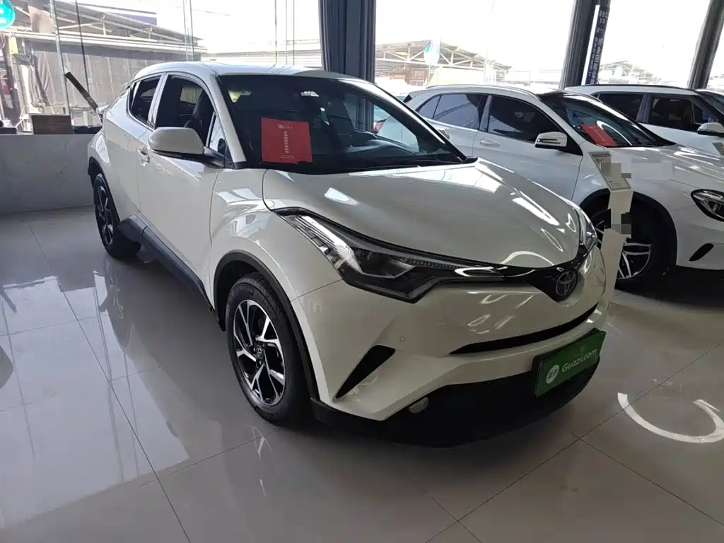 Toyota C-HR 2020 Model 2.0L Luxury фото 4