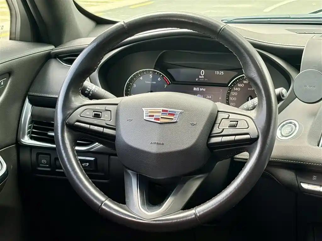 Cadillac XT4 2018 Model 28T 2WD Technology фото 15