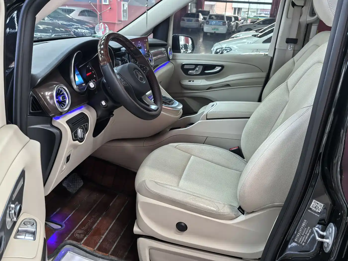 MERCEDES-BENZ V CLASS