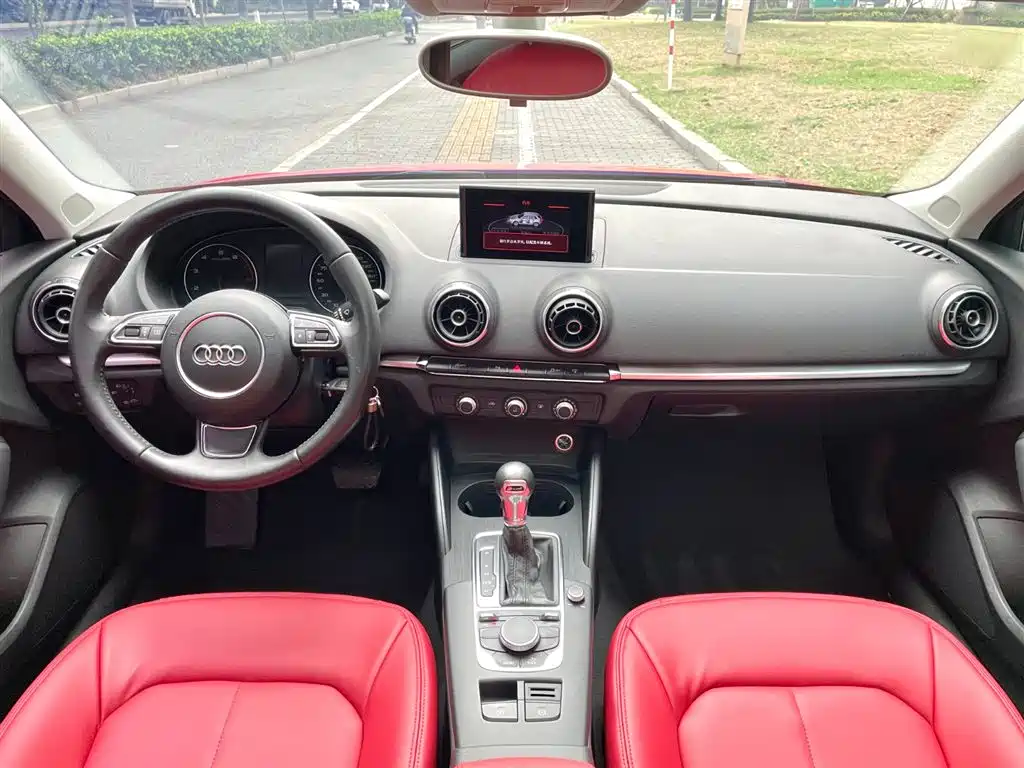 Audi A3 2014 Sportback 35 TFSI Automatic Progressive фото 5