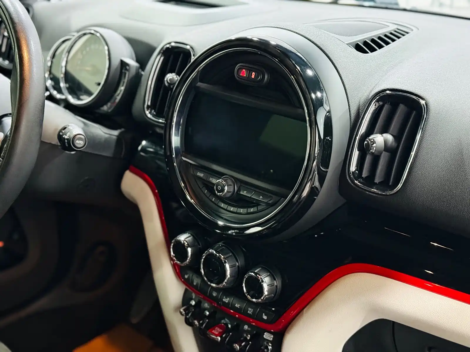 Photo 6 - MINI JCW COUNTRYMAN