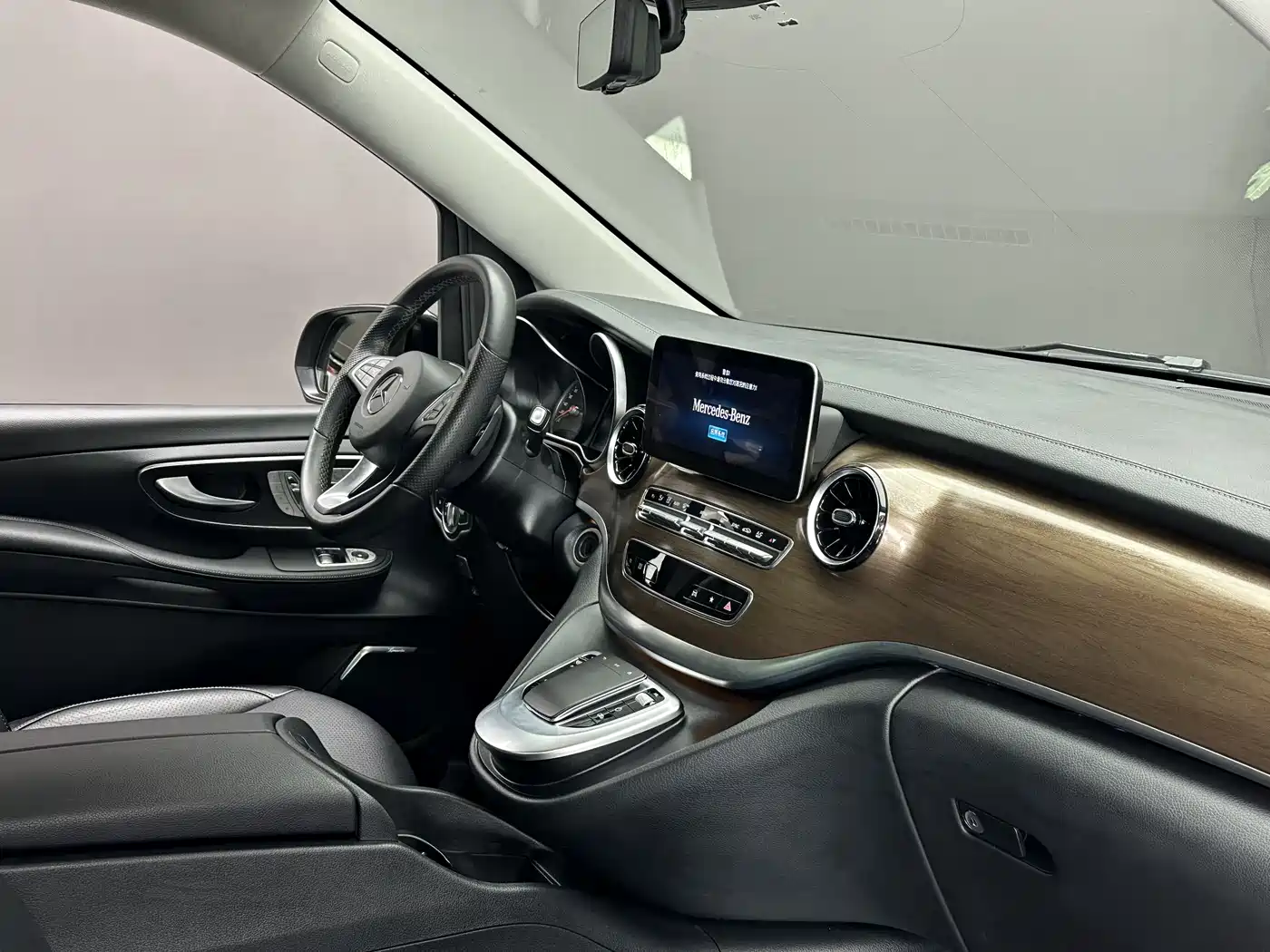 MERCEDES-BENZ V CLASS