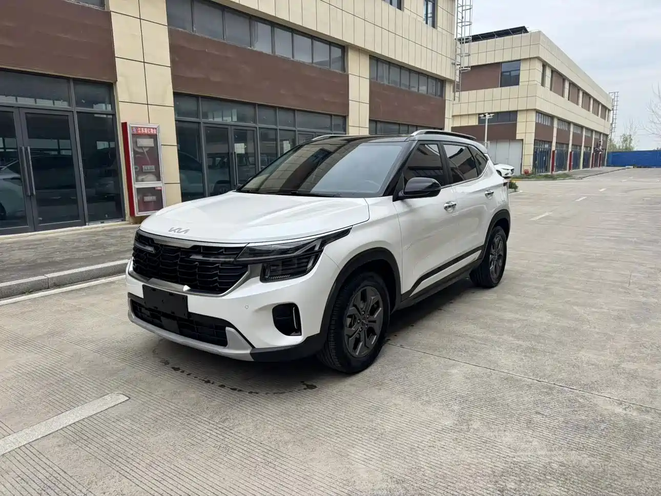 Kia Seltos 2024 2023 1.5L CVT Luxury Edition