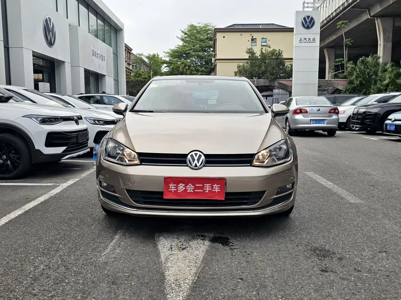 Volkswagen Golf 2015 1.6L Automatic Comfort фото 2