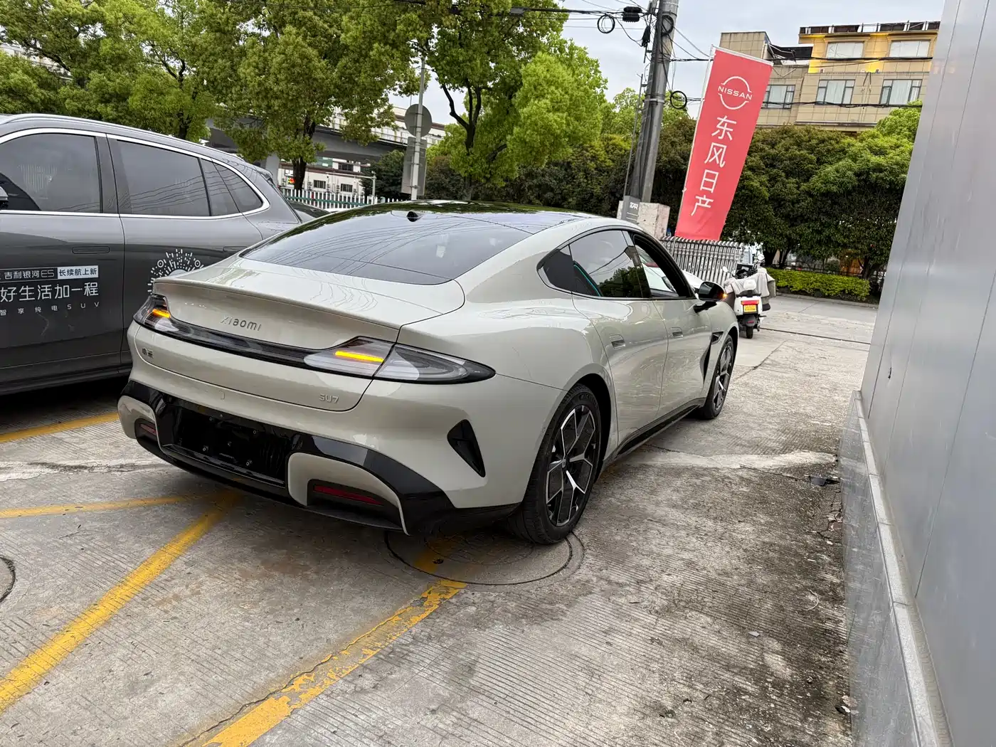 XIAOMI CAR XIAOMI SU7