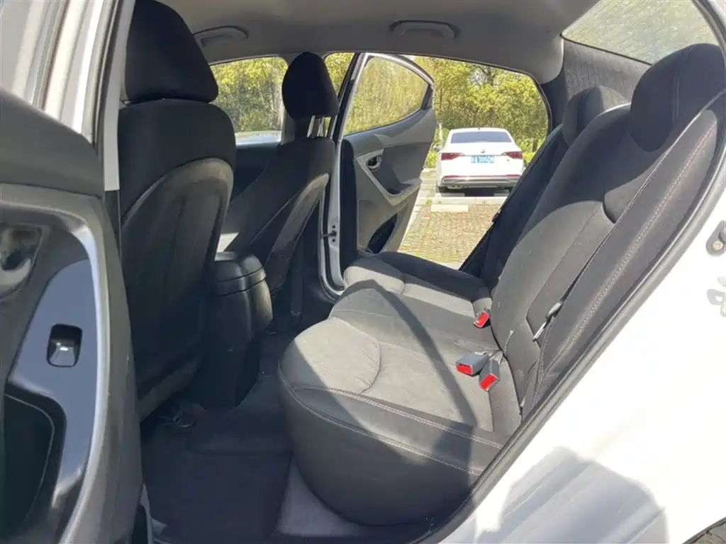 Hyundai Langdong 2016 1.6L Automatic Smart Edition фото 15