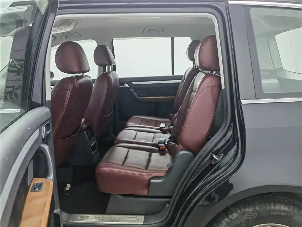 Volkswagen Touran 2015 1.4T Manual Trend Edition 5-seater фото 15
