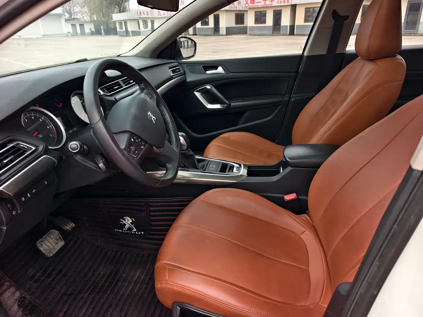 Peugeot 408 2015 Model 1.2T Automatic Luxury Edition фото 7