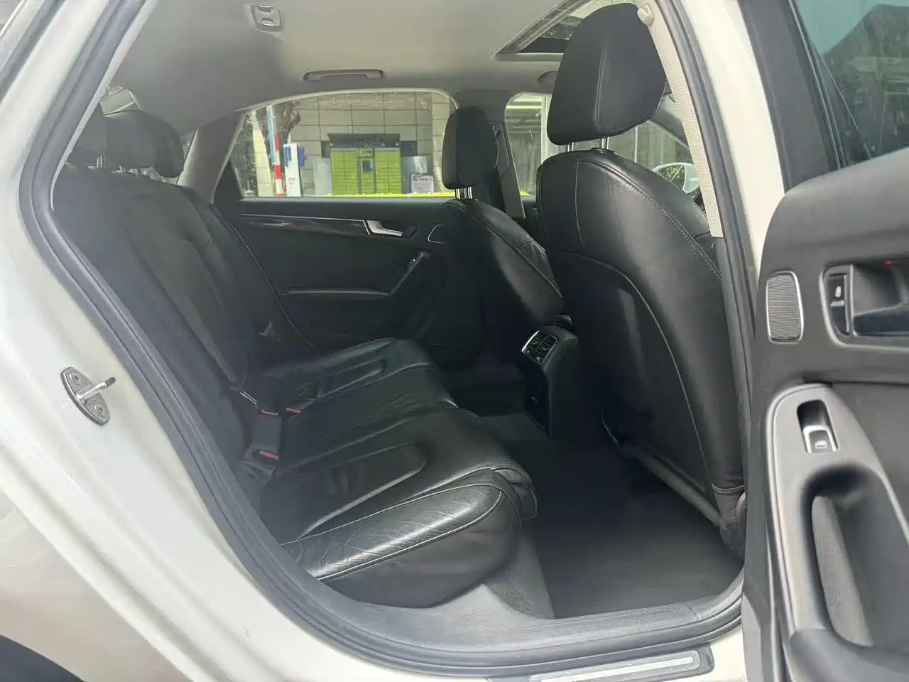 Фото 11 - Audi A4L