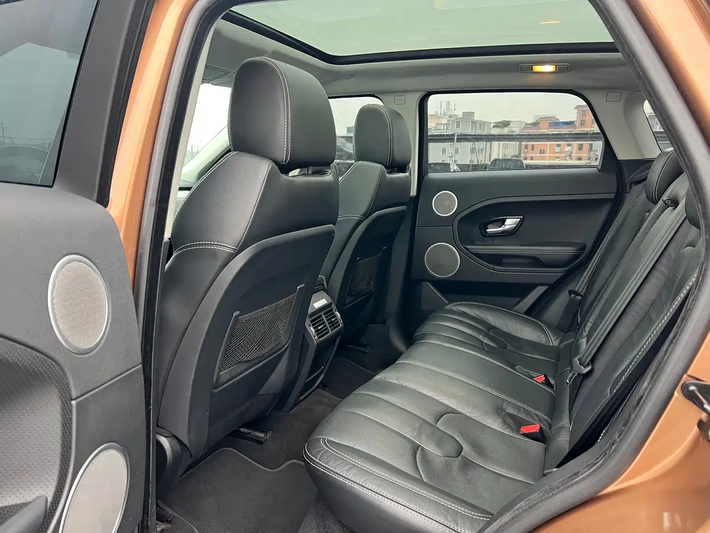 Land Rover Range Rover Evoque (Import) 2014 2.0T 5-door Limited Edition фото 12
