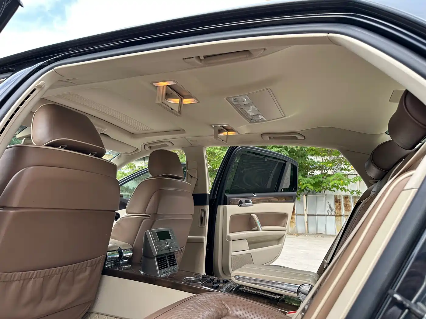 Volkswagen Phaeton 2012 2012 3.6L Premium Custom